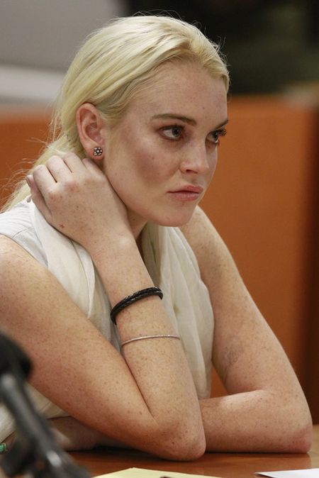 Судья выдал ордер на заключение Лохан 