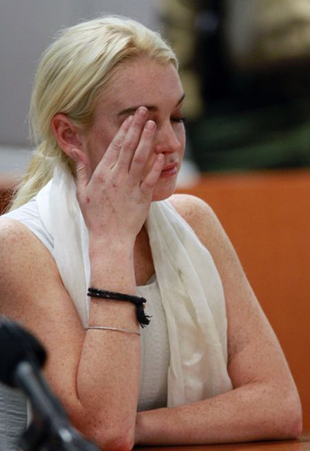 Судья выдал ордер на заключение Лохан 