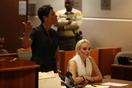 Судья выдал ордер на заключение Лохан 