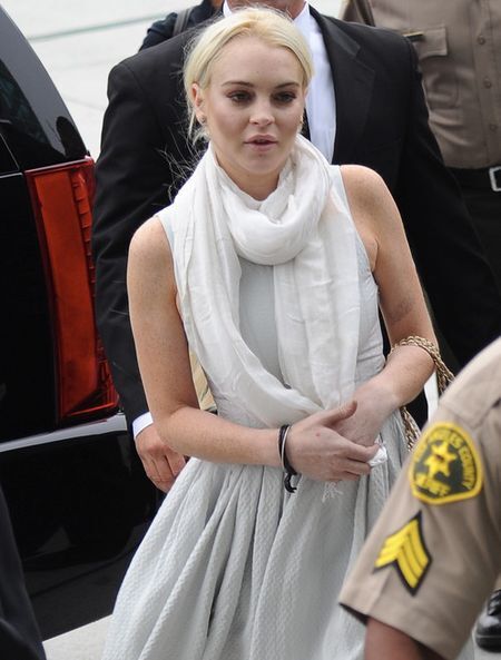 Судья выдал ордер на заключение Лохан 