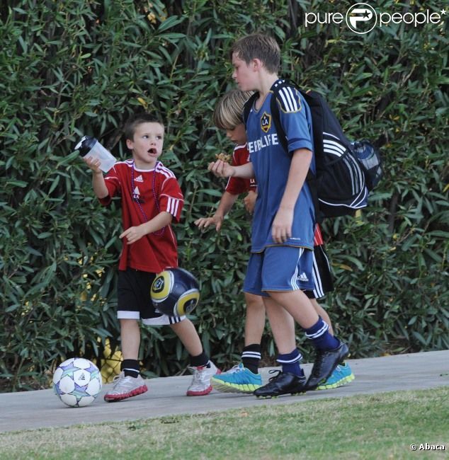 Бекхэм следит за матчем сына