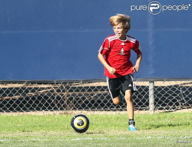 Бекхэм следит за матчем сына