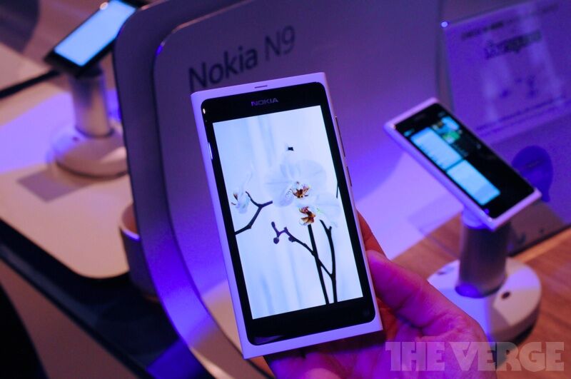 День Nokia: N9 будет выпущен в белом корпусе. Фото 