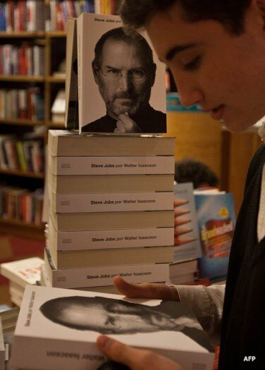 Биография Стива Джобса моментально стала бестселлером