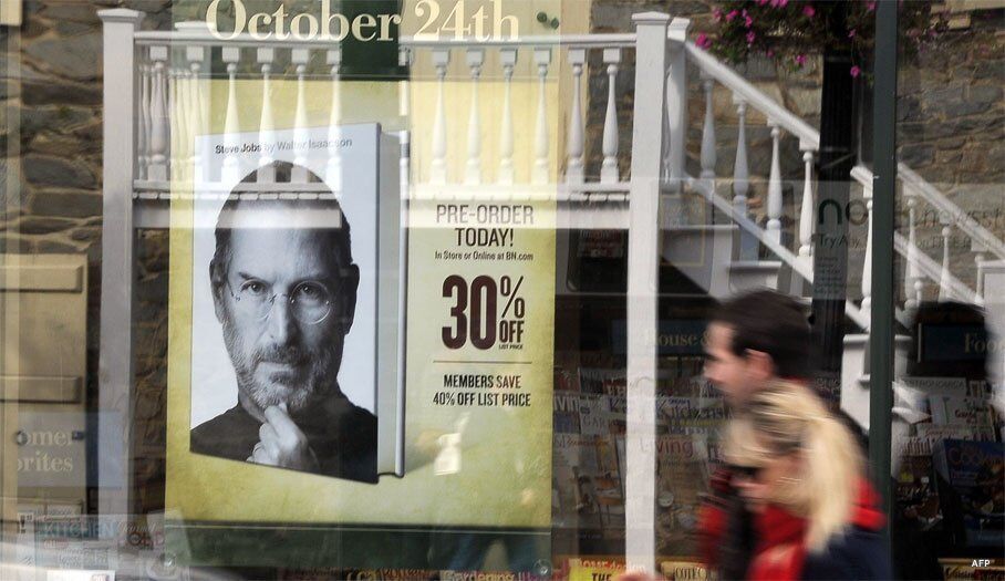 Биография Стива Джобса моментально стала бестселлером