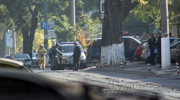 Міліція з автоматами заблокувала центр Одеси. Фото