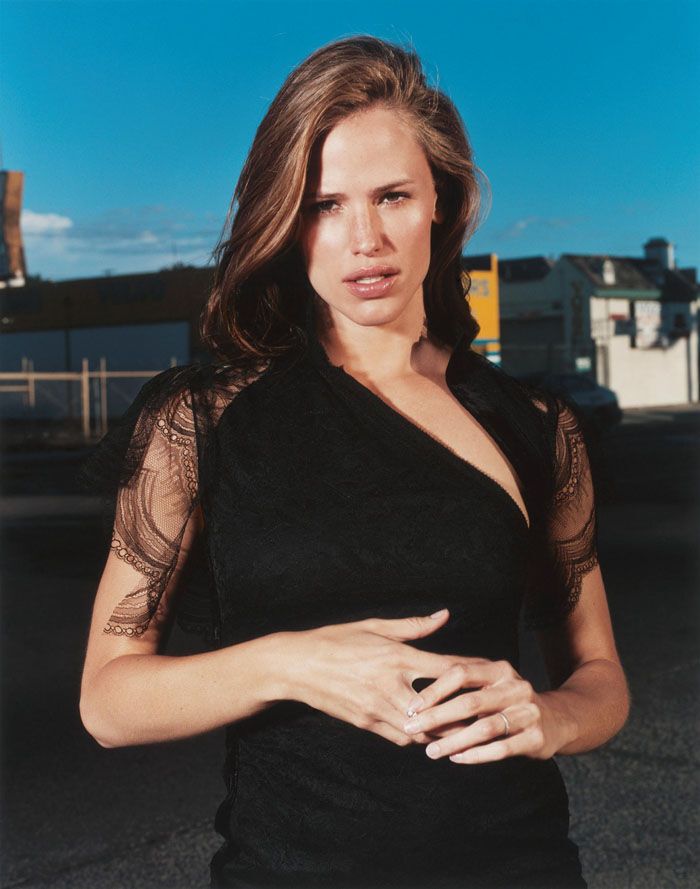 Когда-то Дженнифер Гарнер была почти блондинкой и не стеснялась оголяться