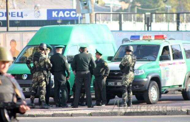 Міліція з автоматами заблокувала центр Одеси. Фото