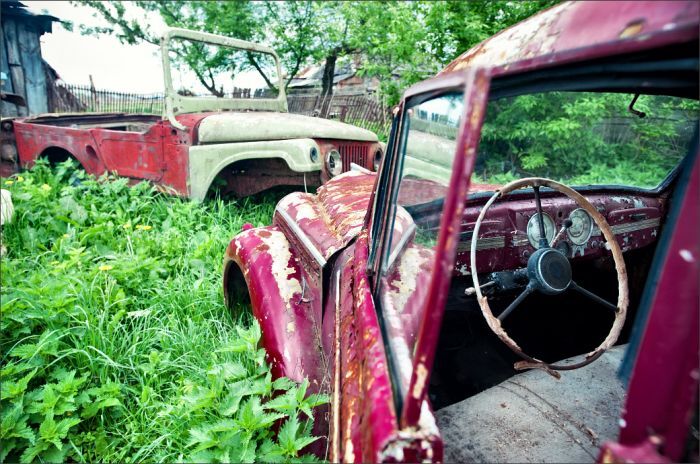 Автомузей гибнет под открытым небом. Фото 