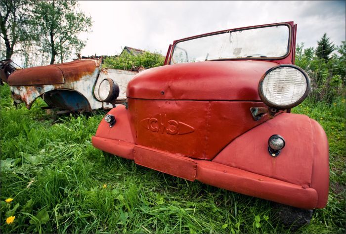 Автомузей гибнет под открытым небом. Фото 