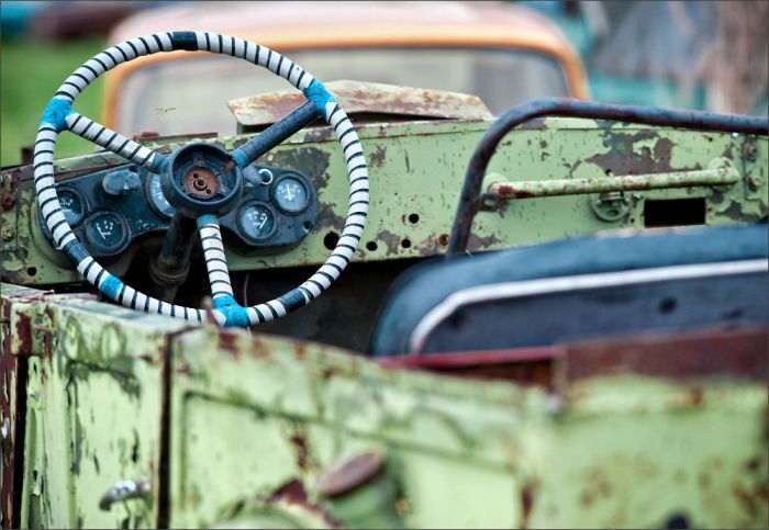 Автомузей гибнет под открытым небом. Фото 