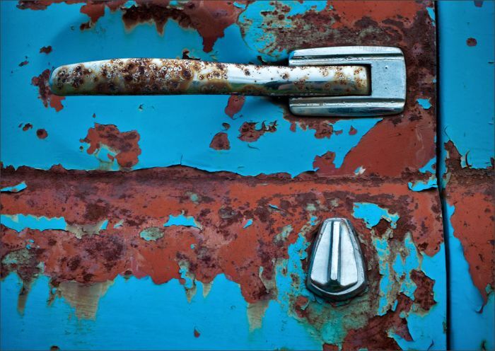 Автомузей гибнет под открытым небом. Фото 