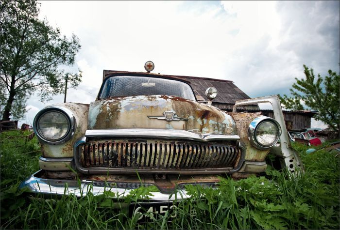 Автомузей гибнет под открытым небом. Фото 