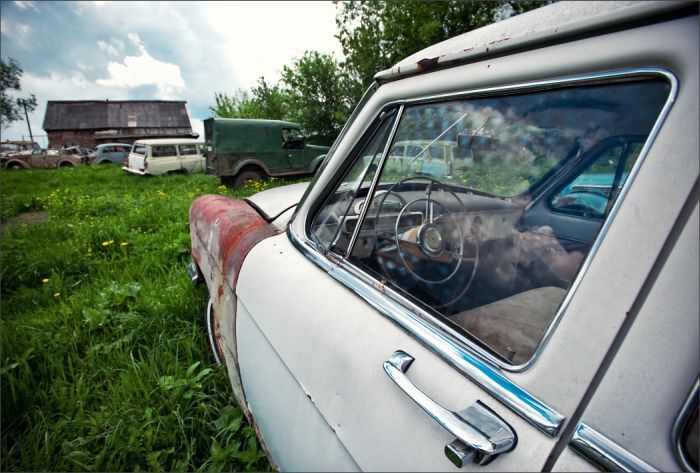 Автомузей гибнет под открытым небом. Фото 