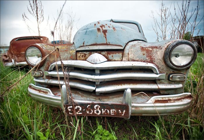 Автомузей гибнет под открытым небом. Фото 