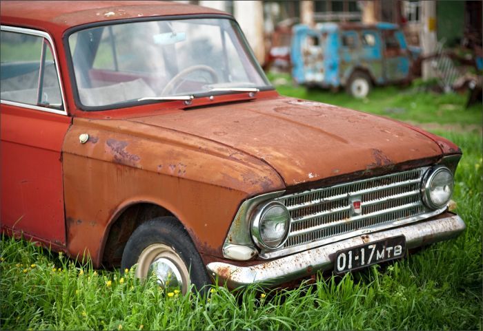 Автомузей гибнет под открытым небом. Фото 