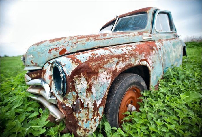 Автомузей гибнет под открытым небом. Фото 