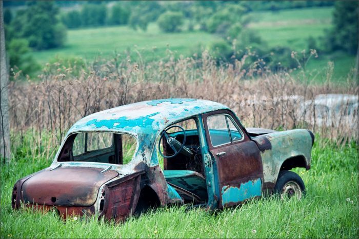 Автомузей гибнет под открытым небом. Фото 