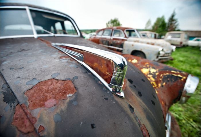 Автомузей гибнет под открытым небом. Фото 