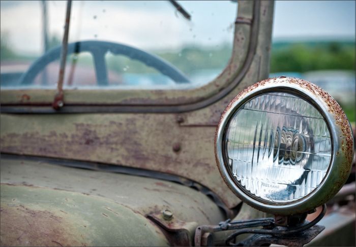 Автомузей гибнет под открытым небом. Фото 