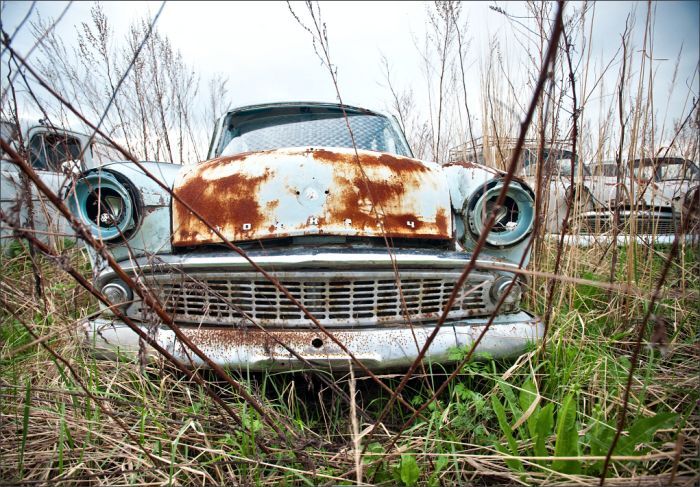 Автомузей гибнет под открытым небом. Фото 