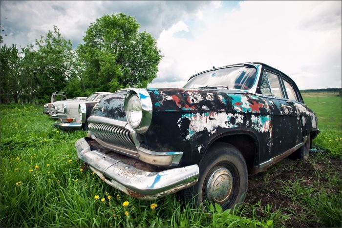 Автомузей гибнет под открытым небом. Фото 