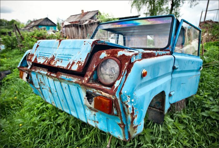 Автомузей гибнет под открытым небом. Фото 