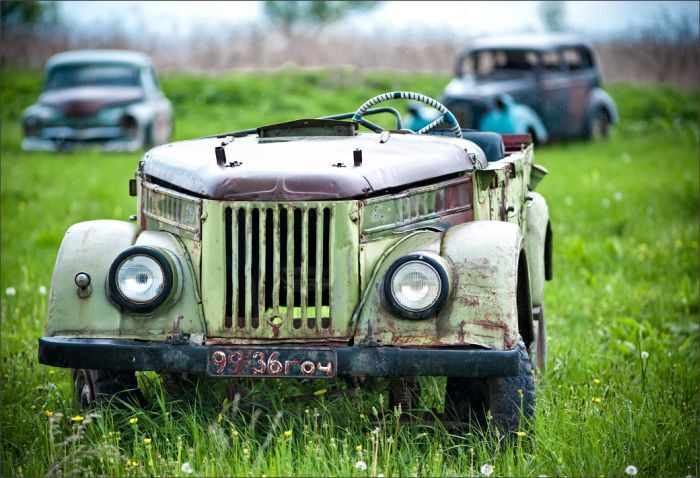 Автомузей гибнет под открытым небом. Фото 