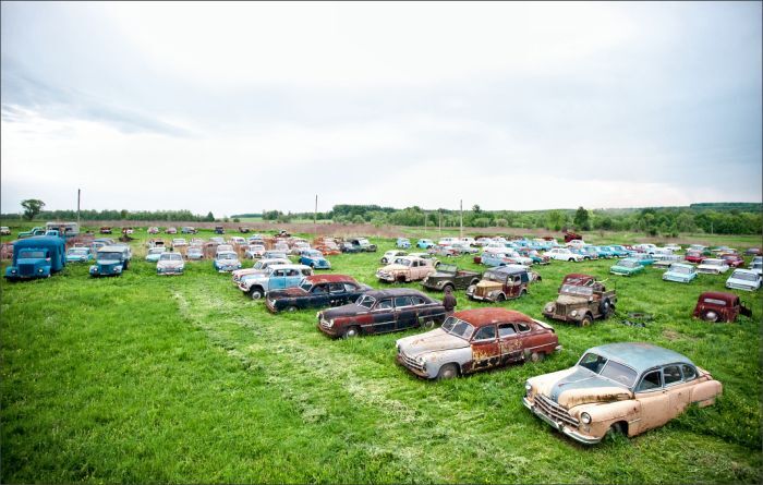 Автомузей гибнет под открытым небом. Фото 