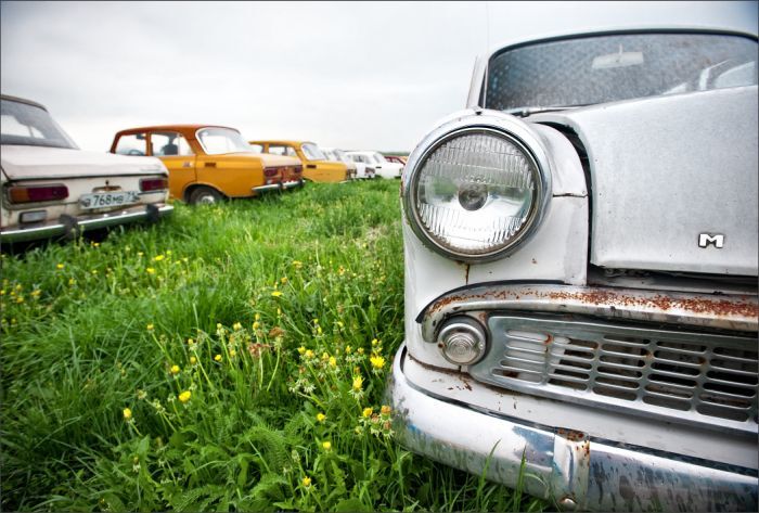 Автомузей гибнет под открытым небом. Фото 