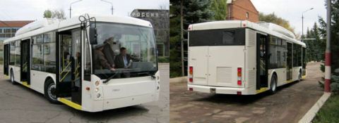 Медведев стал первым водителем «наноавтобуса». Фото