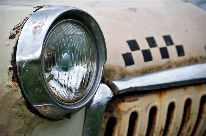 Автомузей гибнет под открытым небом. Фото 