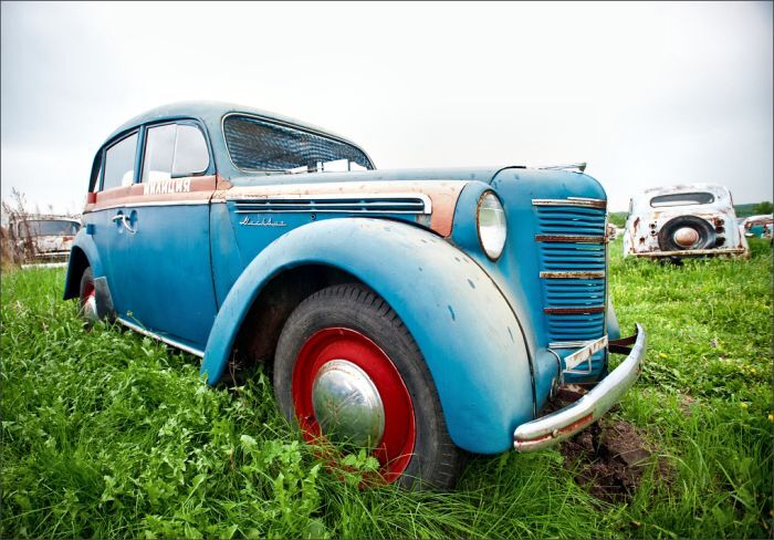 Автомузей гибнет под открытым небом. Фото 