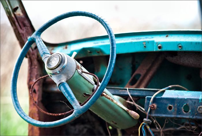 Автомузей гибнет под открытым небом. Фото 