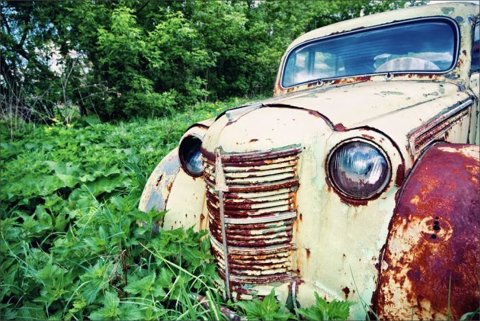 Автомузей гибнет под открытым небом. Фото 