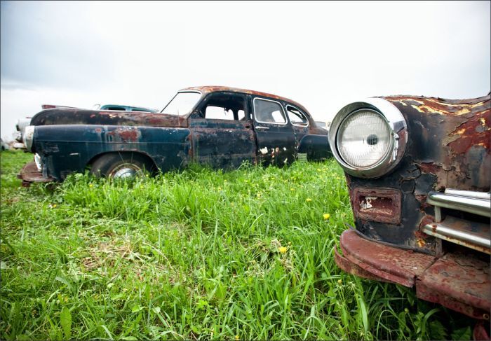 Автомузей гибнет под открытым небом. Фото 