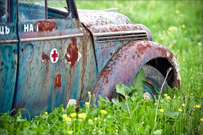 Автомузей гибнет под открытым небом. Фото 