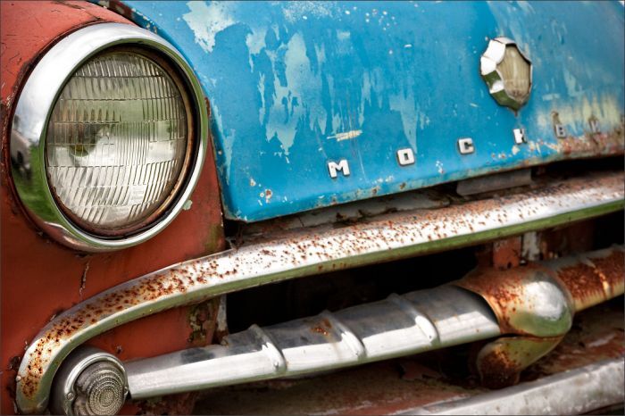 Автомузей гибнет под открытым небом. Фото 