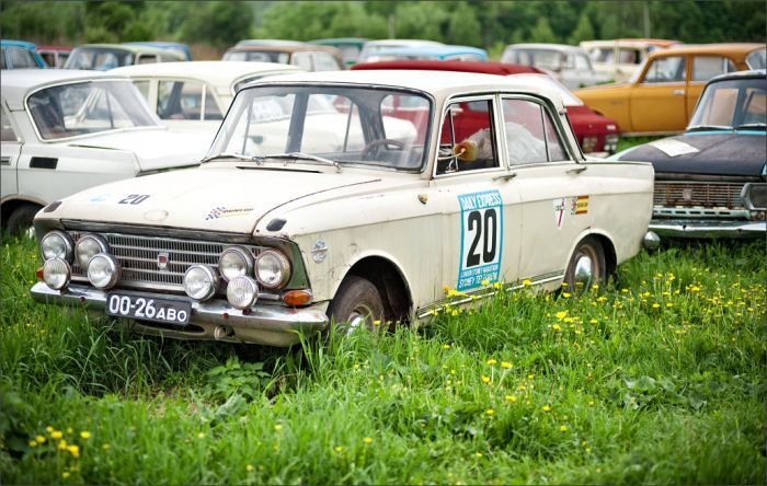 Автомузей гибнет под открытым небом. Фото 