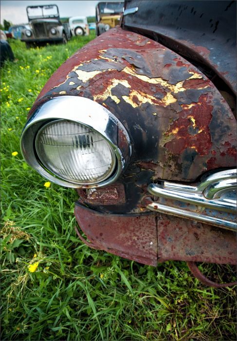 Автомузей гибнет под открытым небом. Фото 