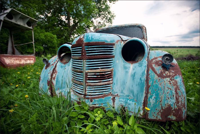 Автомузей гибнет под открытым небом. Фото 