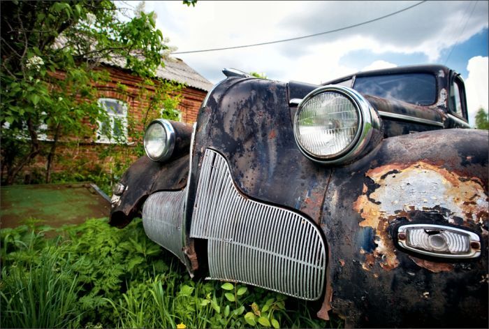 Автомузей гибнет под открытым небом. Фото 