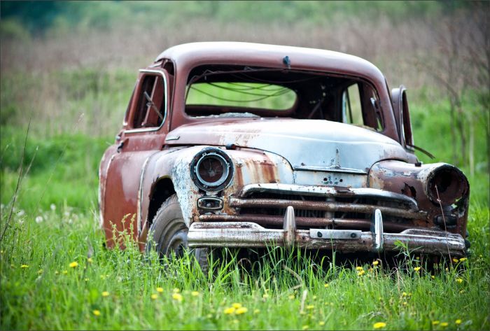 Автомузей гибнет под открытым небом. Фото 