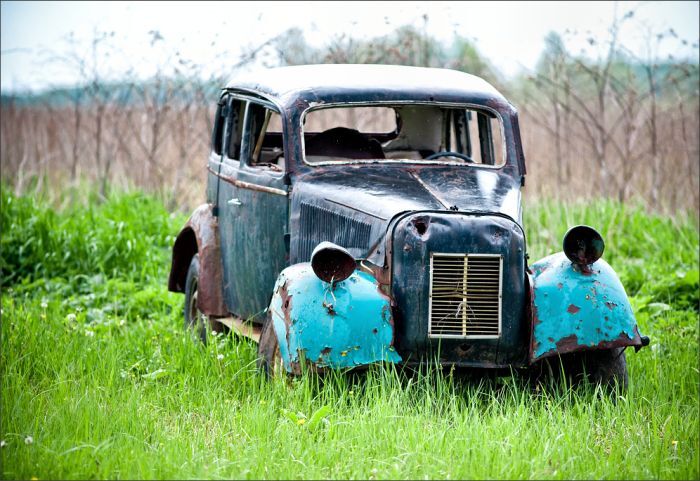 Автомузей гибнет под открытым небом. Фото 
