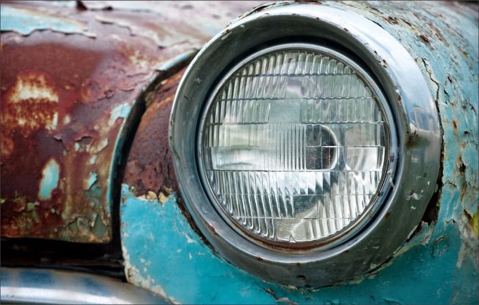 Автомузей гибнет под открытым небом. Фото 