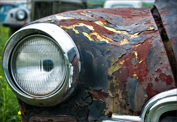 Автомузей гибнет под открытым небом. Фото 