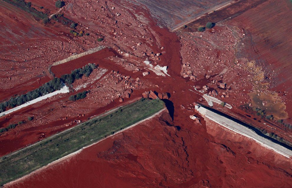 Прорив резервуара з токсичними відходами в Угорщині: рік по тому