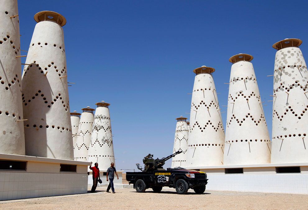 Повстанці в Лівії атакують останні осередки опору сил Каддафі