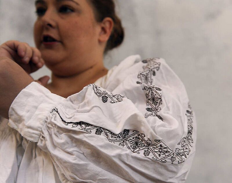 Американка пошила костюм італійської куртизанки 16 століття