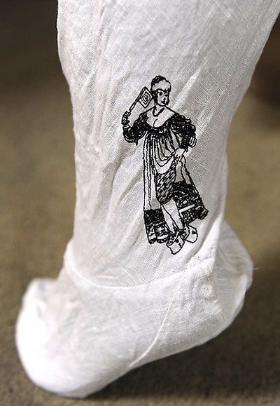 Американка пошила костюм італійської куртизанки 16 століття